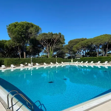Joli Studio Saint Raphael Valescure Vue Piscine Et Pinede Lägenhet *