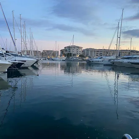 Joli Studio Saint Raphael Valescure Vue Piscine Et Pinede